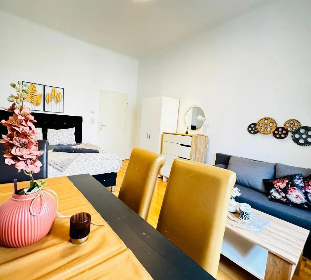 Appartement Comfy Rooms In A Shared Apartment, Only 17Min Walk To Schoenbrunn Vienne
