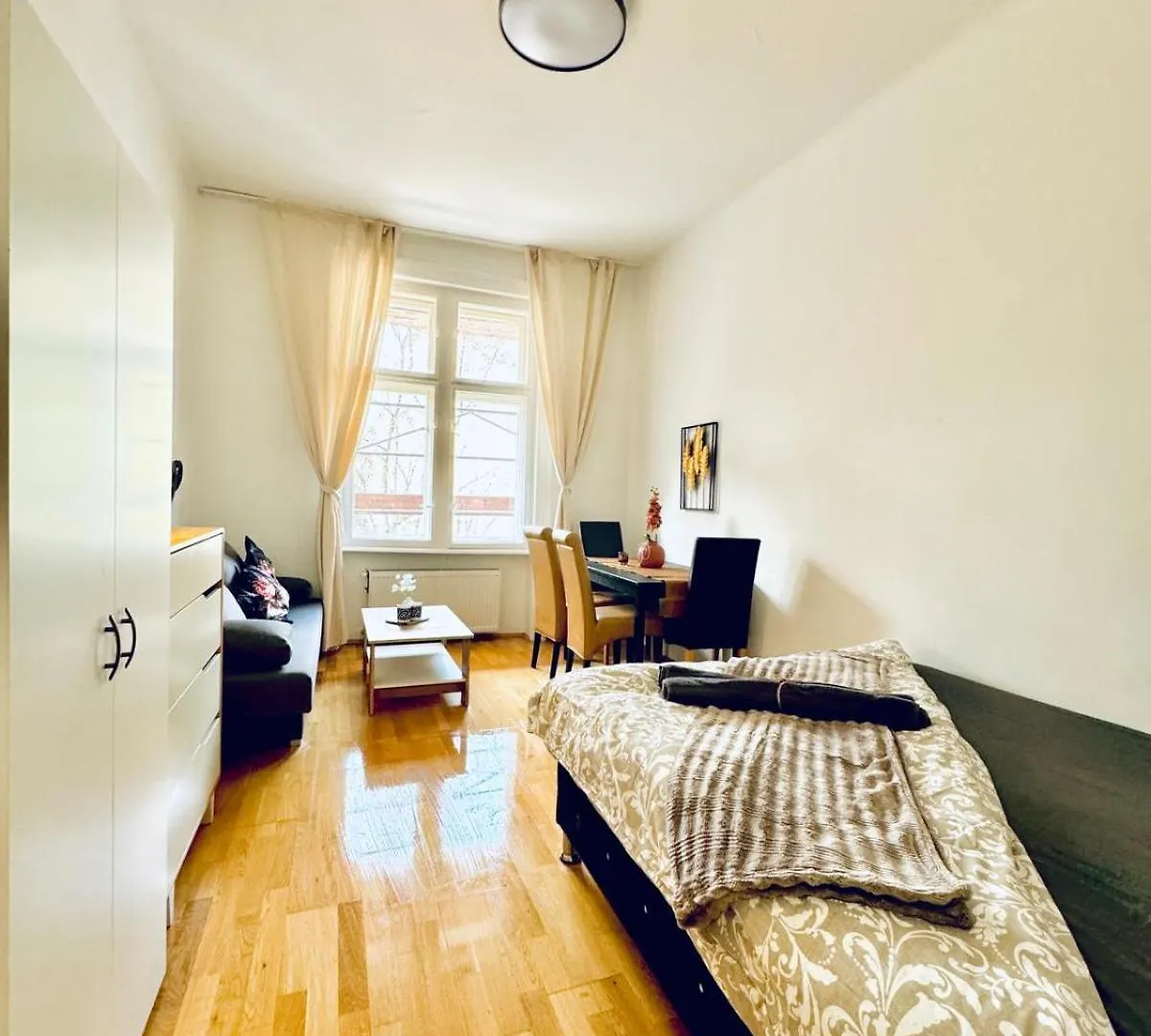 Appartement Comfy Rooms In A Shared Apartment, Only 17Min Walk To Schoenbrunn Vienne